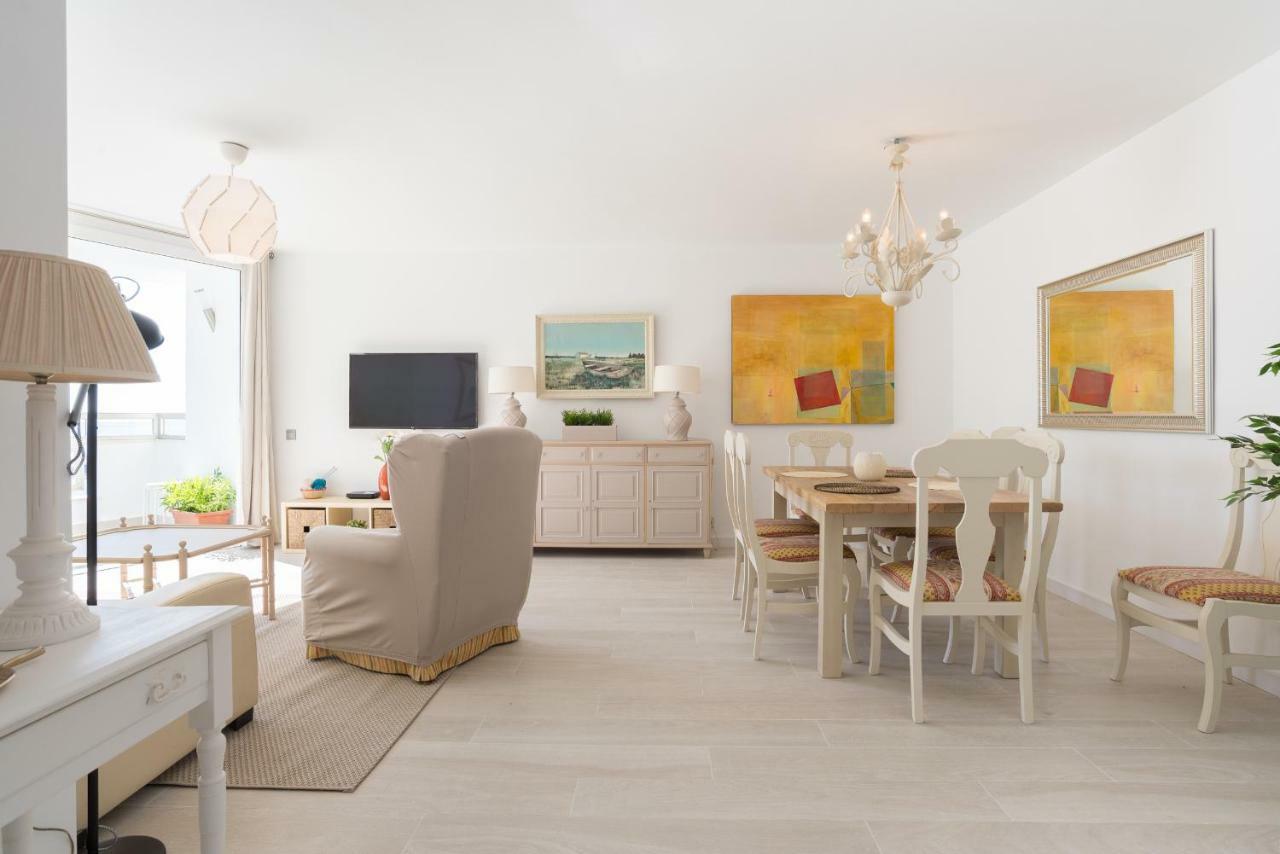 Tgh/ Marbella Beachfront And Center Bagian luar foto