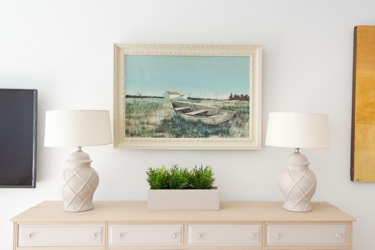 Tgh/ Marbella Beachfront And Center Bagian luar foto