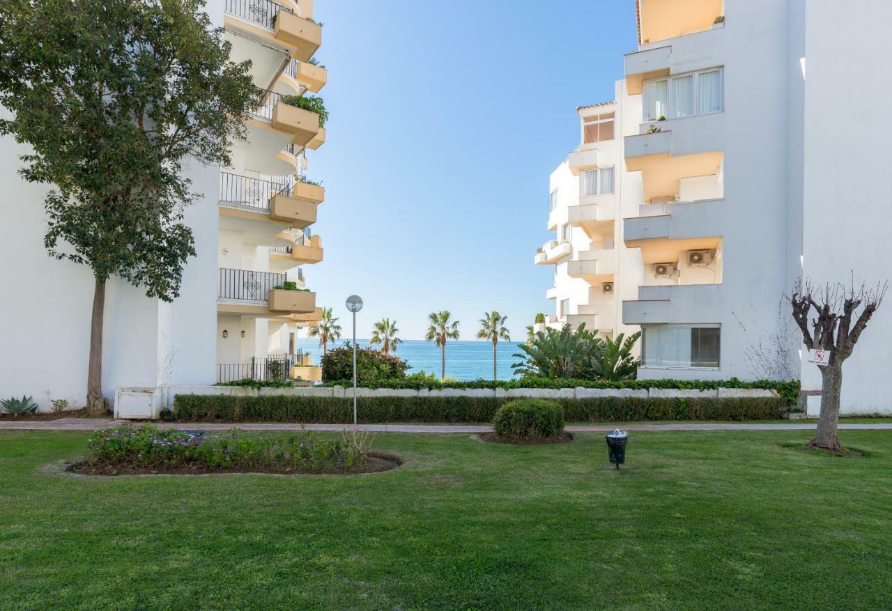 Tgh/ Marbella Beachfront And Center Bagian luar foto