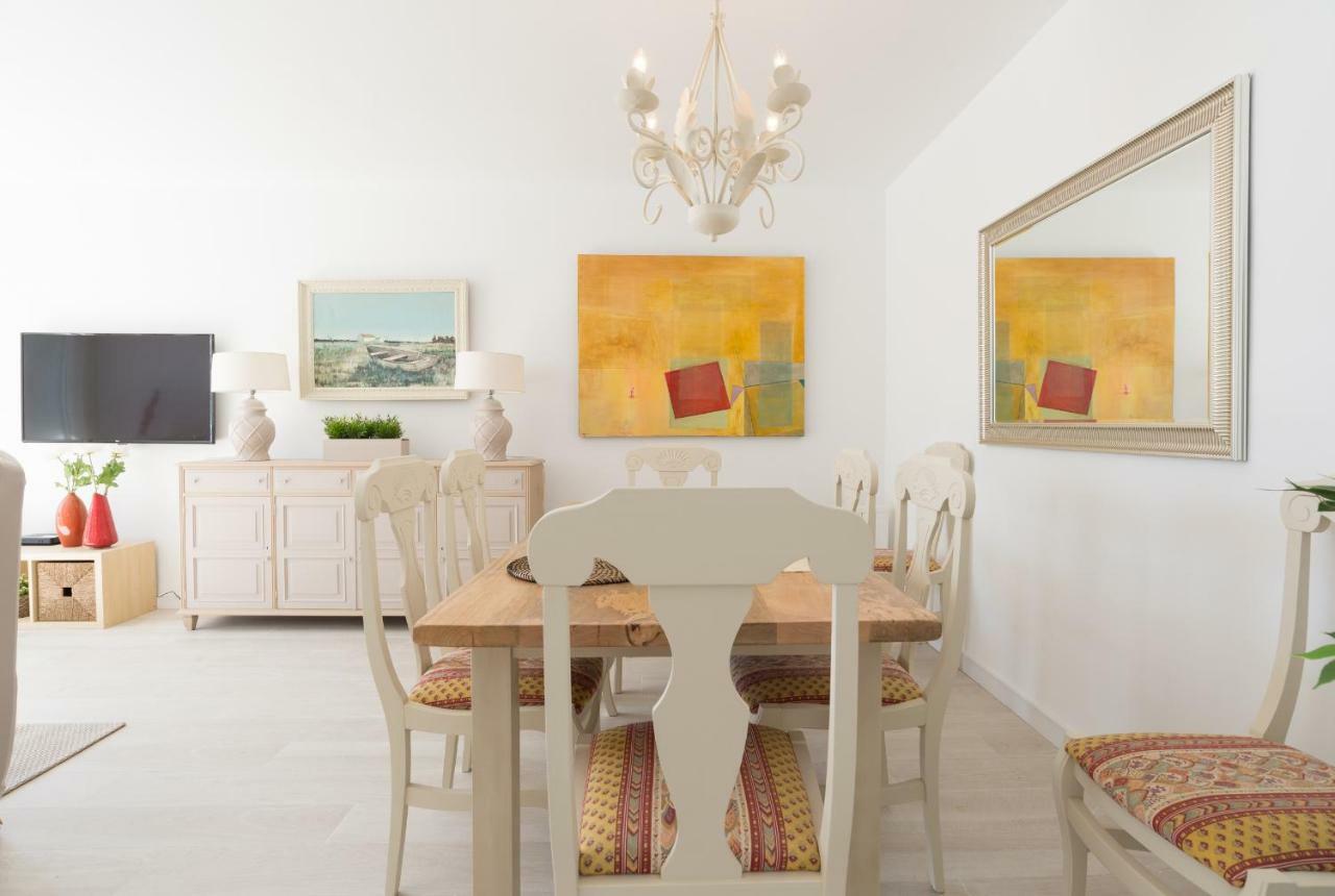 Tgh/ Marbella Beachfront And Center Bagian luar foto