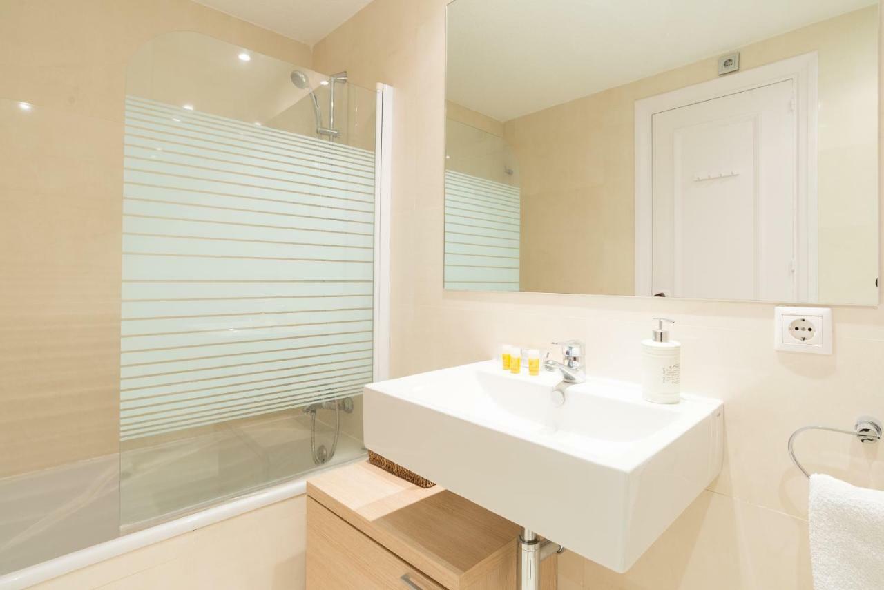 Tgh/ Marbella Beachfront And Center Bagian luar foto