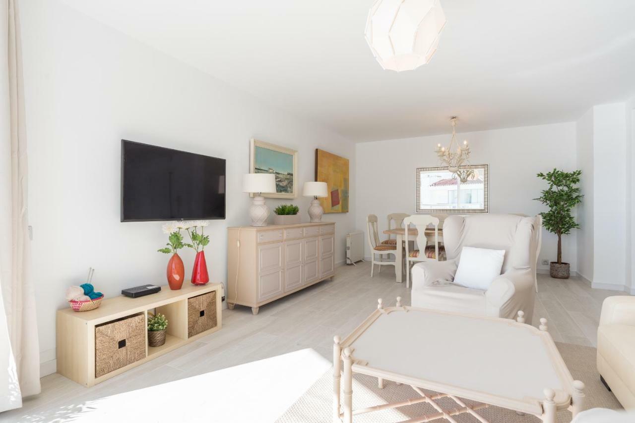 Tgh/ Marbella Beachfront And Center Bagian luar foto